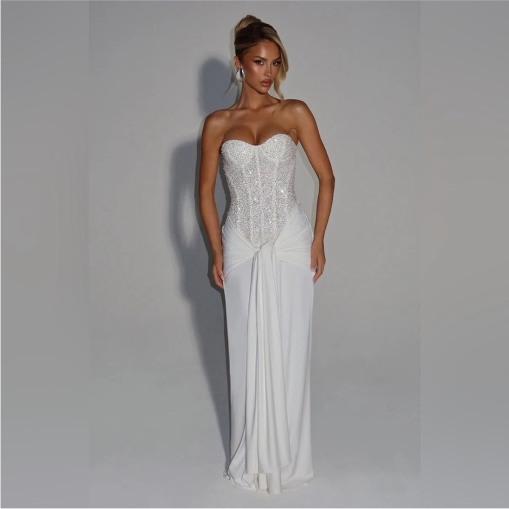 Elegant Strapless White Dress